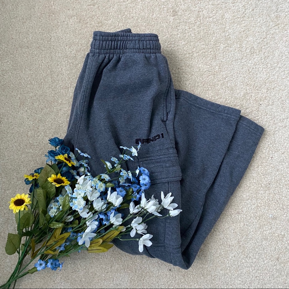 Cool sweatpants! 🍁